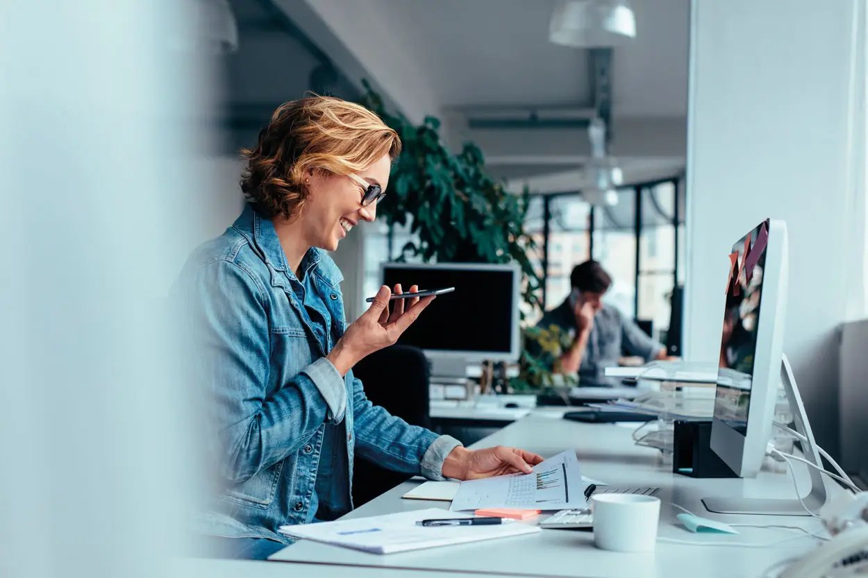 Services aux entreprises Femme bureau d'entreprise
