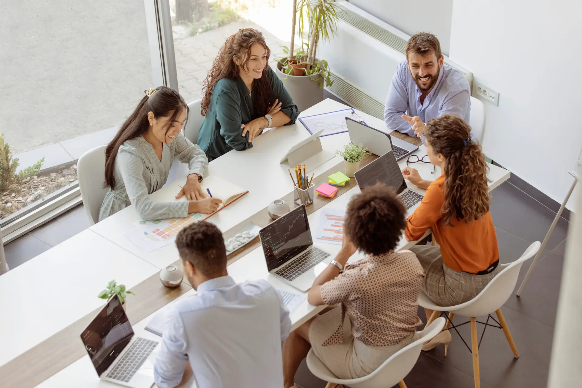 Réunion de travail au bureau