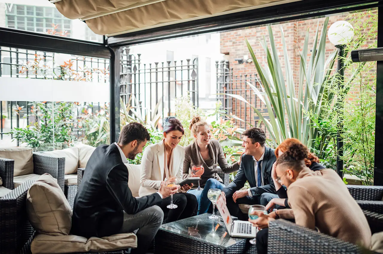 Cocktail de travail entre collègues